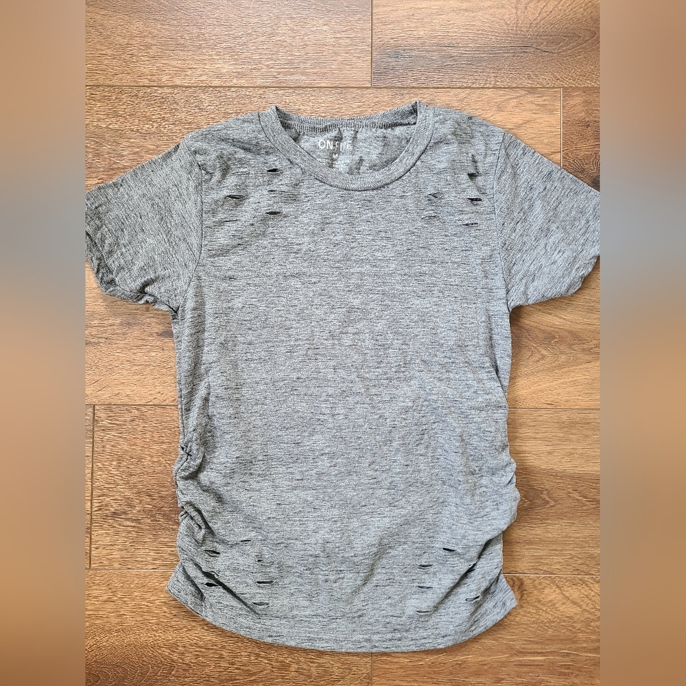 On Fire distressed gray runched tshirt sz M